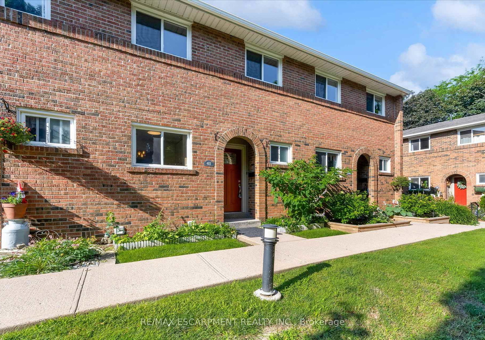125-livingston-avenue-grimsby-ontario-x13561566