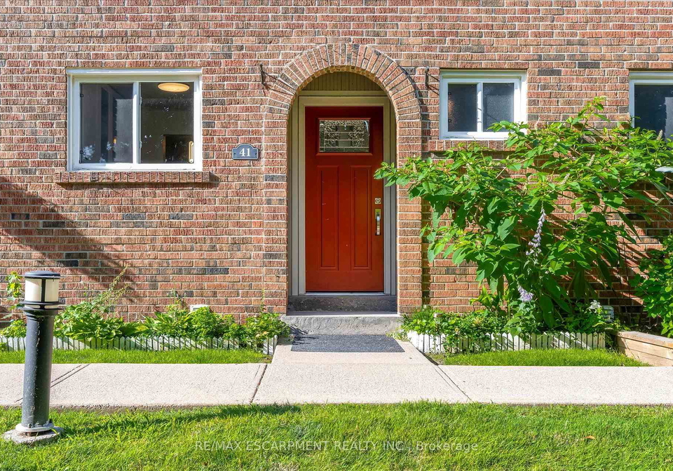 125-livingston-avenue-grimsby-ontario-x13561566