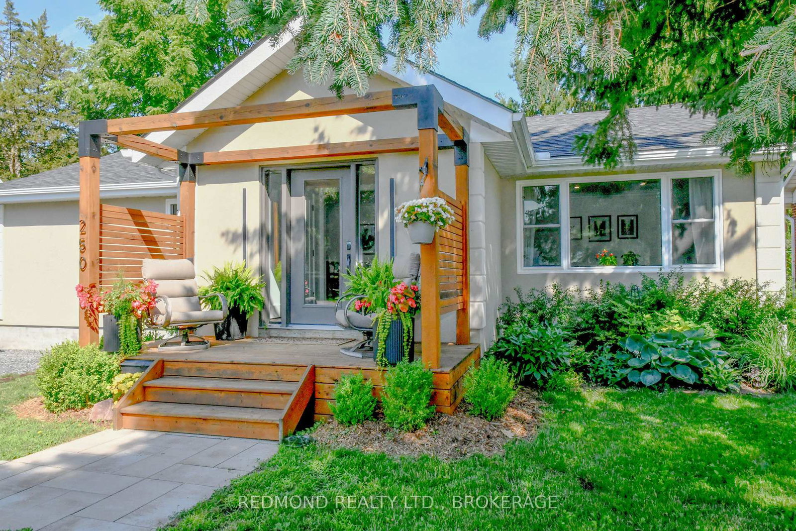 250-wellington-street-gananoque-ontario-x13561644