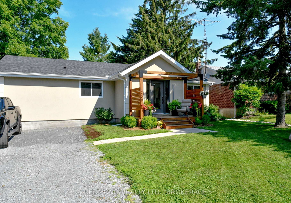 250-wellington-street-gananoque-ontario-x13561644