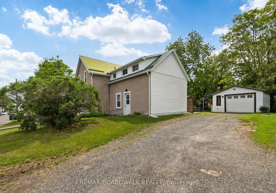 8-grant-street-perth-ontario-x13561686