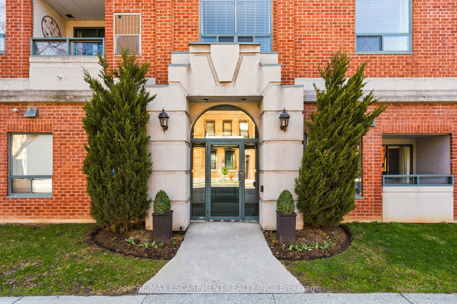 8-main-street-hamilton-ontario-x13562926