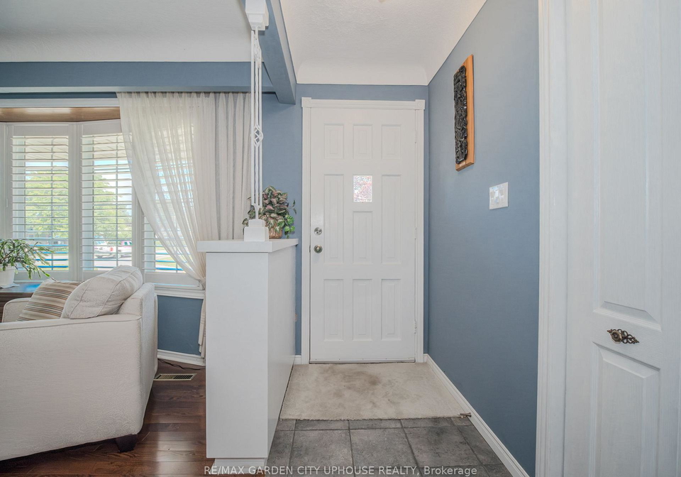 2-croydon-drive-st-catharines-ontario-x13563462