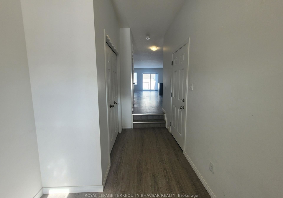 36-woodedge-circle-kitchener-ontario-x13564164