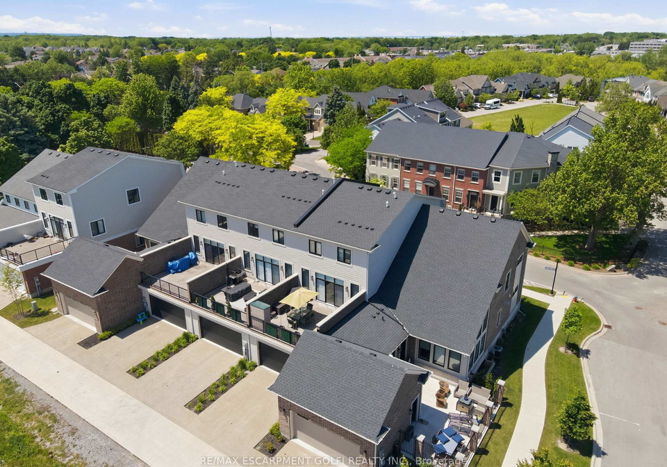 24-willowbank-common-st-catharines-ontario-x13564248