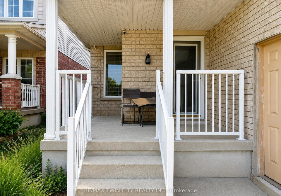 212-colton-circle-kitchener-ontario-x13564294