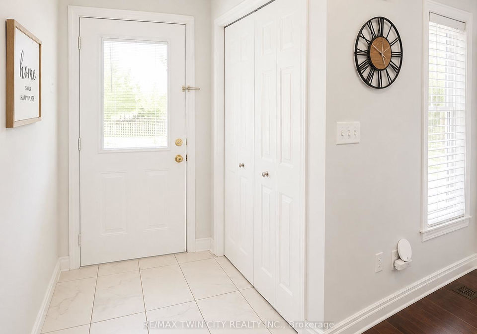 212-colton-circle-kitchener-ontario-x13564294