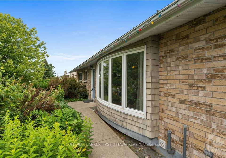 12-oakwood-avenue-ottawa-ontario-x13564324