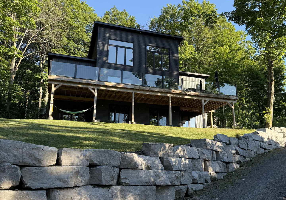 51-bishop-lane-prince-edward-county-ontario-x13564436