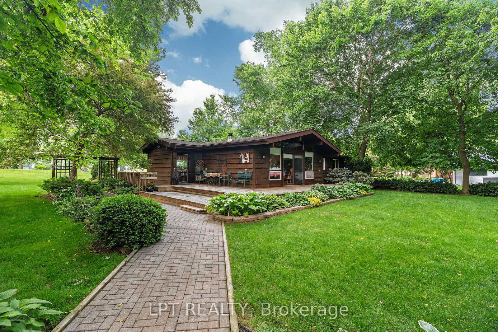 8452-defore-drive-lambton-shores-ontario-x13564444