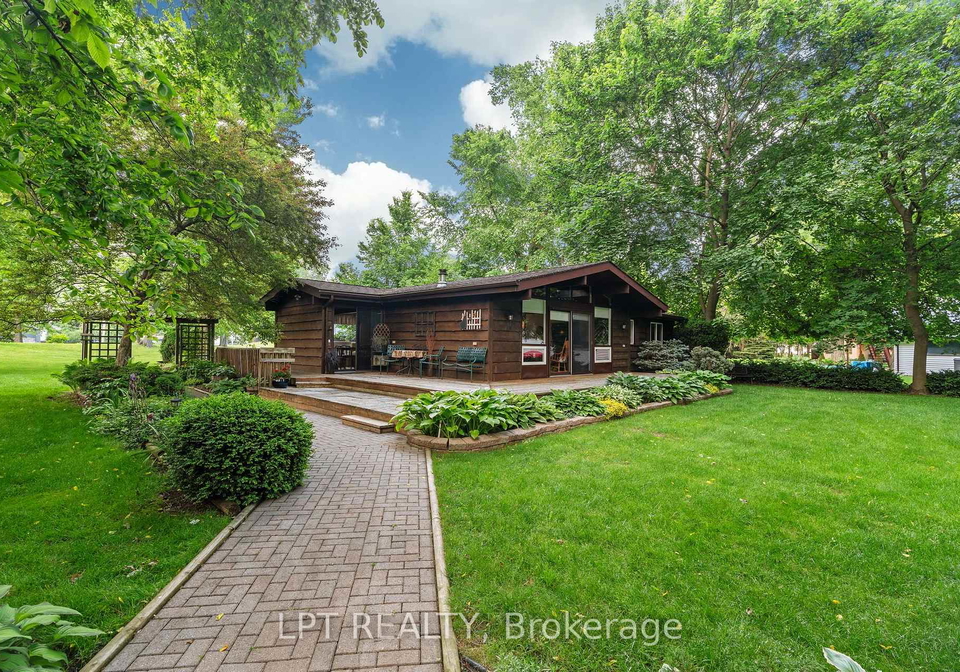 8452-defore-drive-lambton-shores-ontario-x13564444
