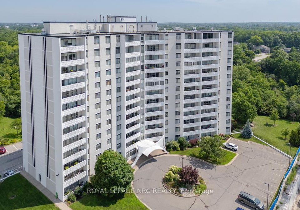 15-towering-heights-boulevard-st-catharines-ontario-x13564480