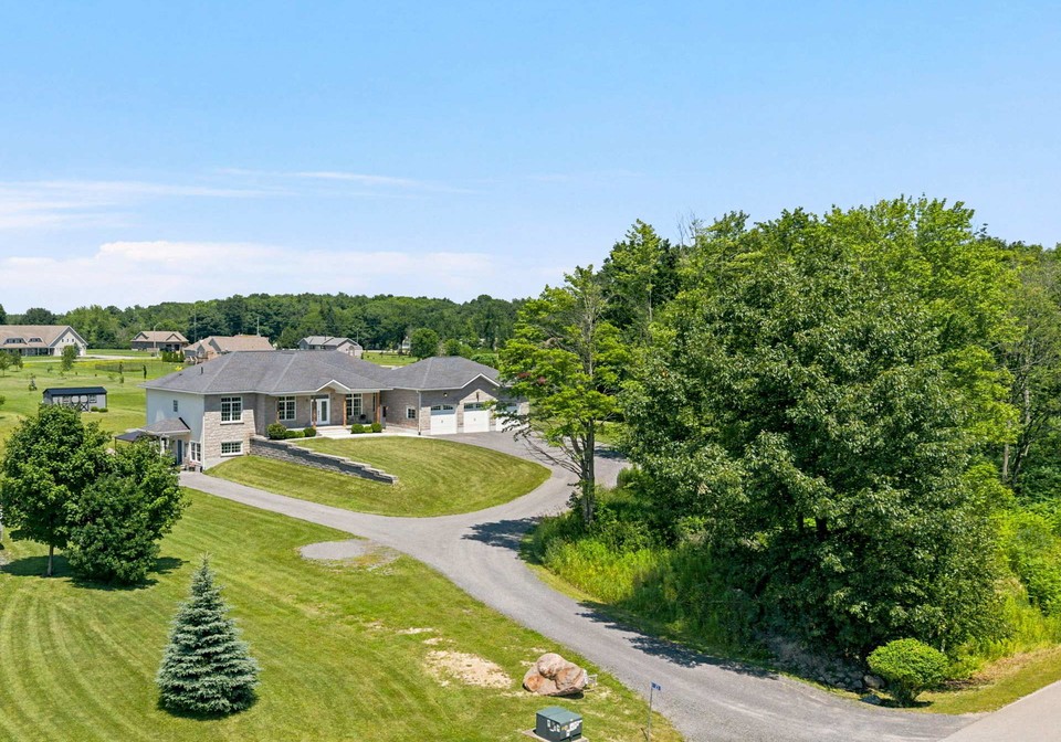 23-owen-avenue-gananoque-ontario-x13564910
