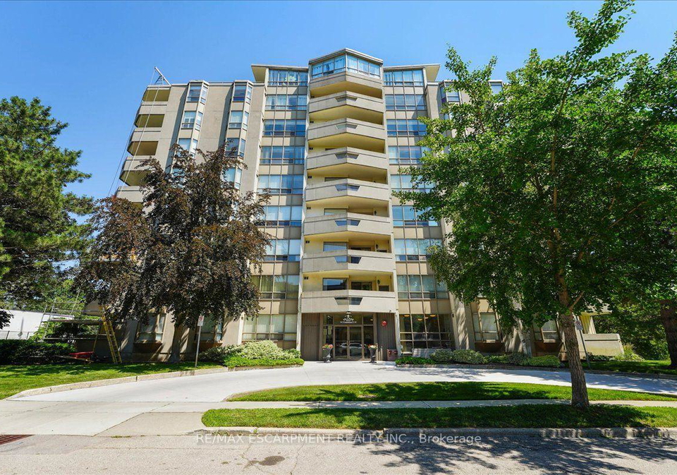 8-village-green-boulevard-hamilton-ontario-x13564968