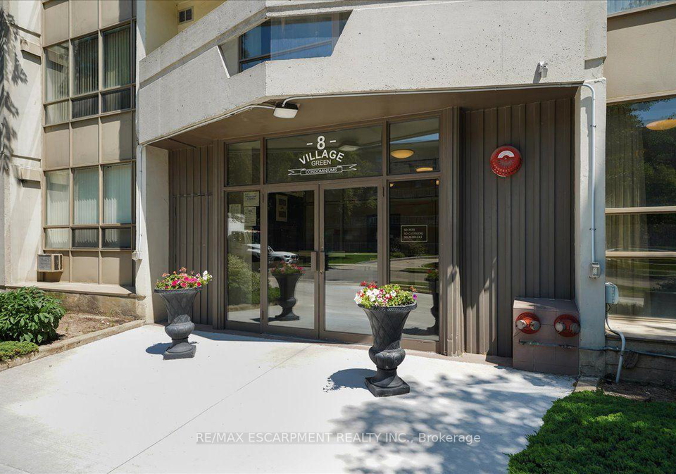8-village-green-boulevard-hamilton-ontario-x13564968