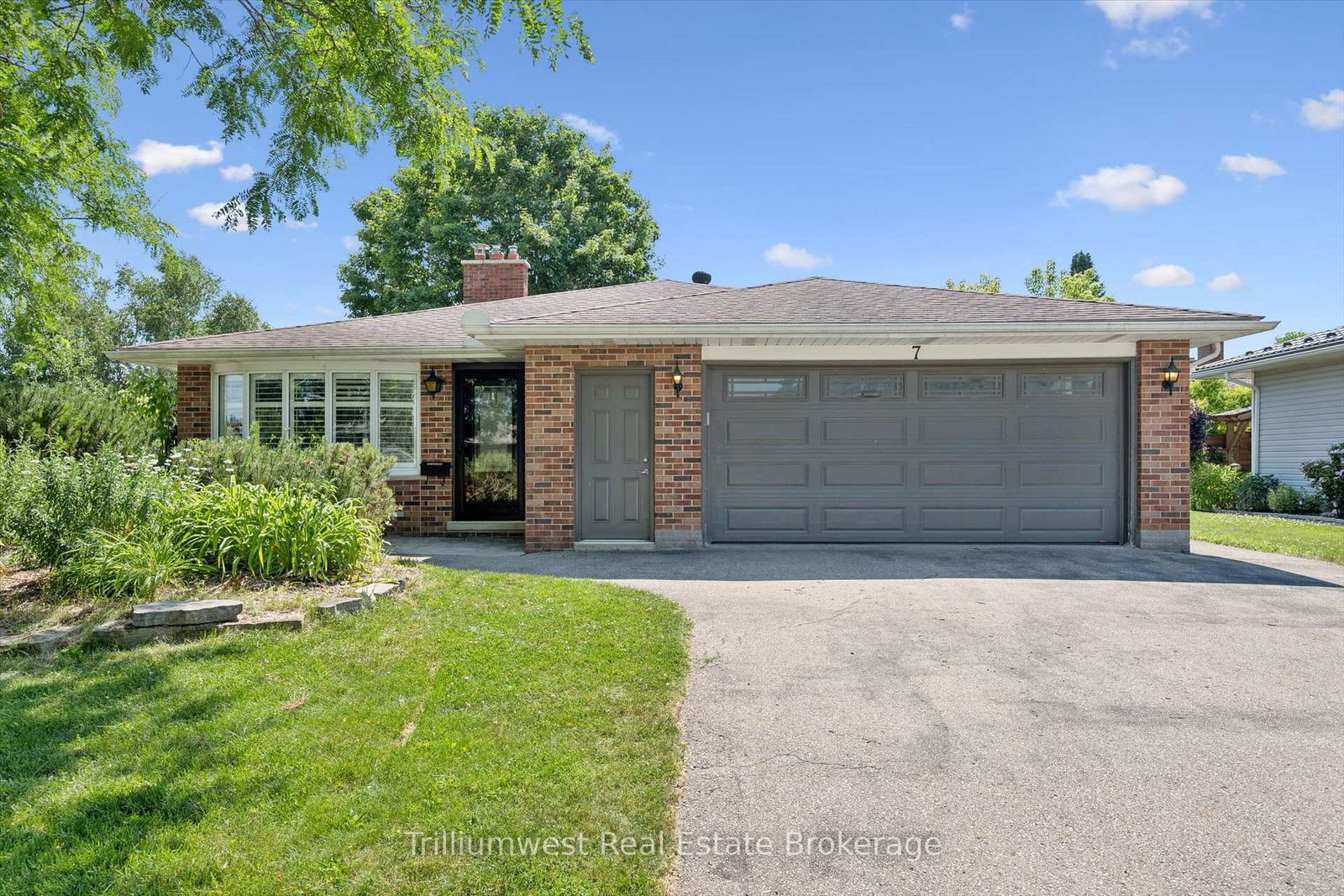 7-teakwood-place-guelph-ontario-x13565186