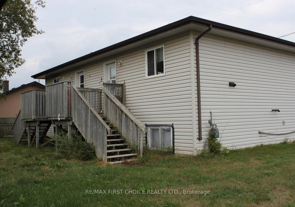391-393-cuyler-street-thunder-bay-ontario-x13565534