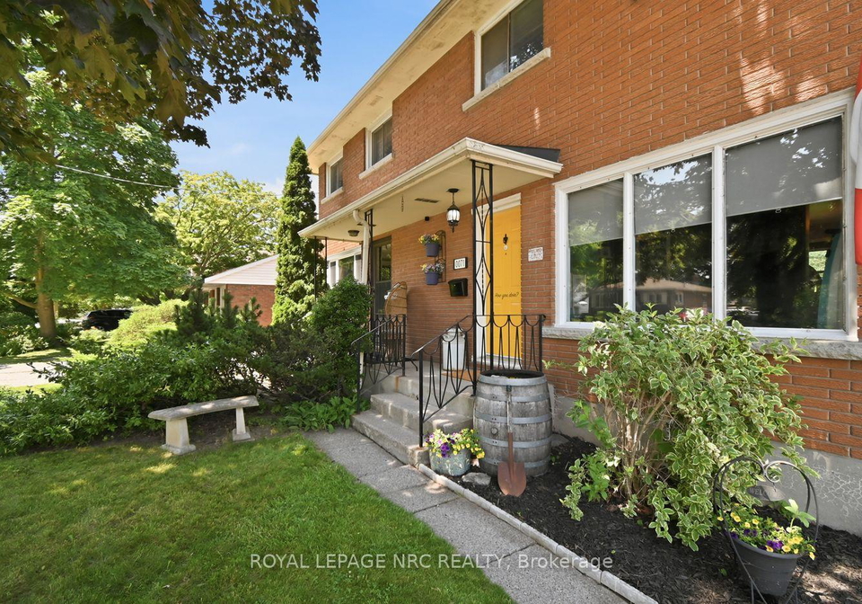 71-wildwood-road-st-catharines-ontario-x13565648