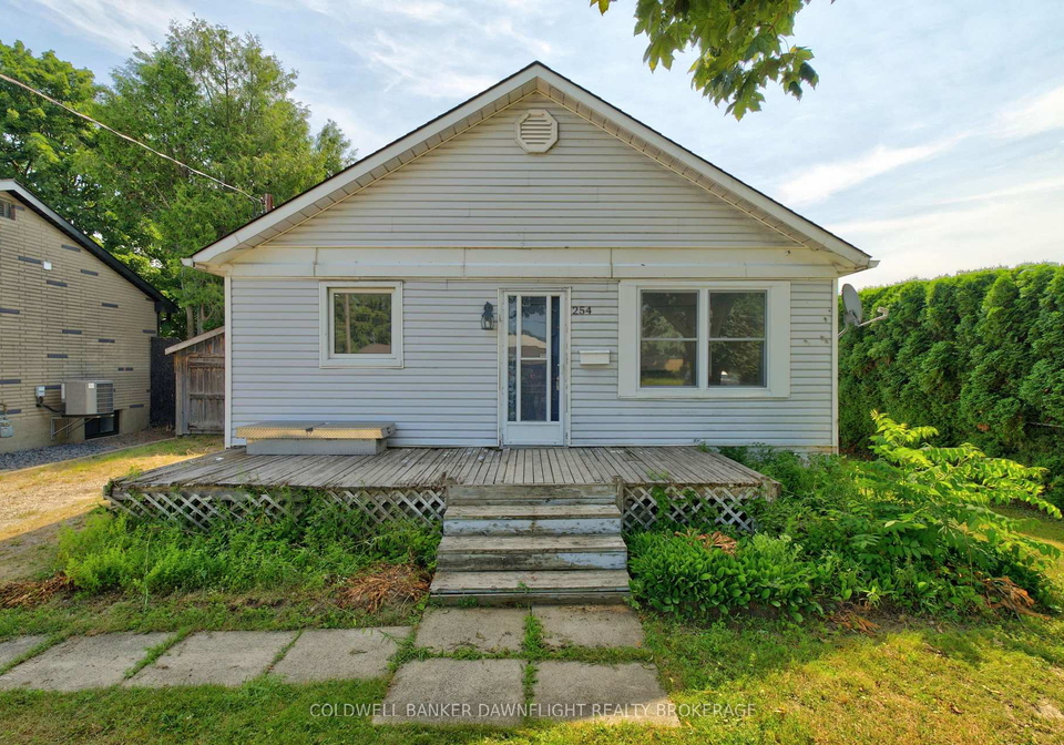 254-marlborough-street-south-huron-ontario-x13566494