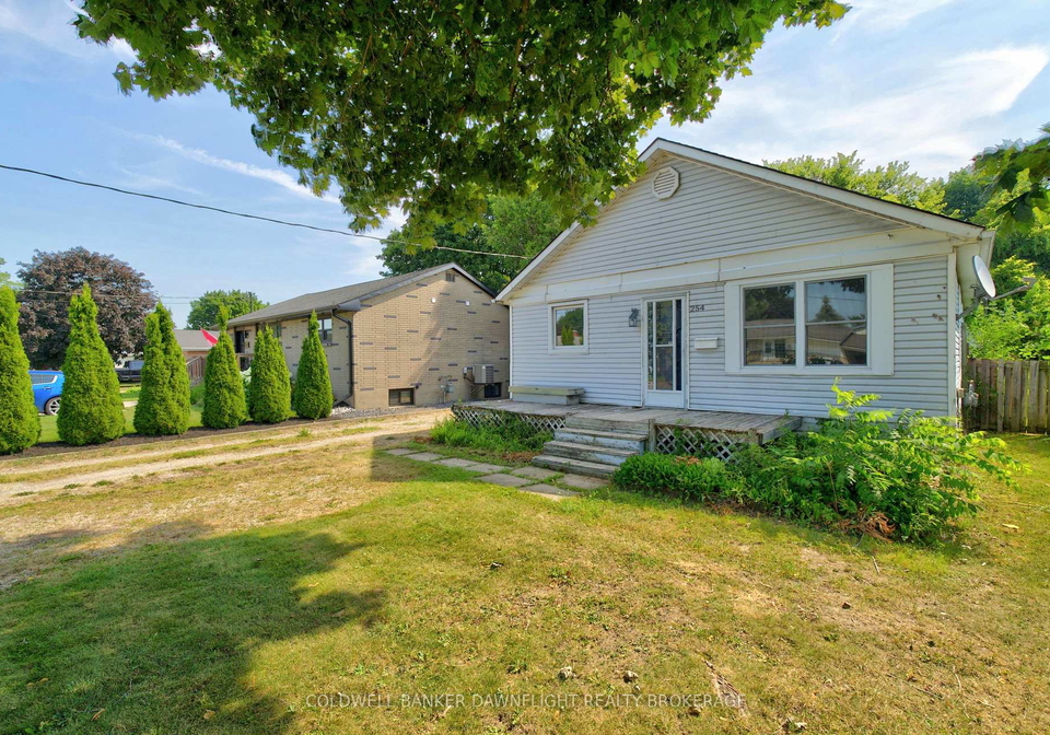 254-marlborough-street-south-huron-ontario-x13566494