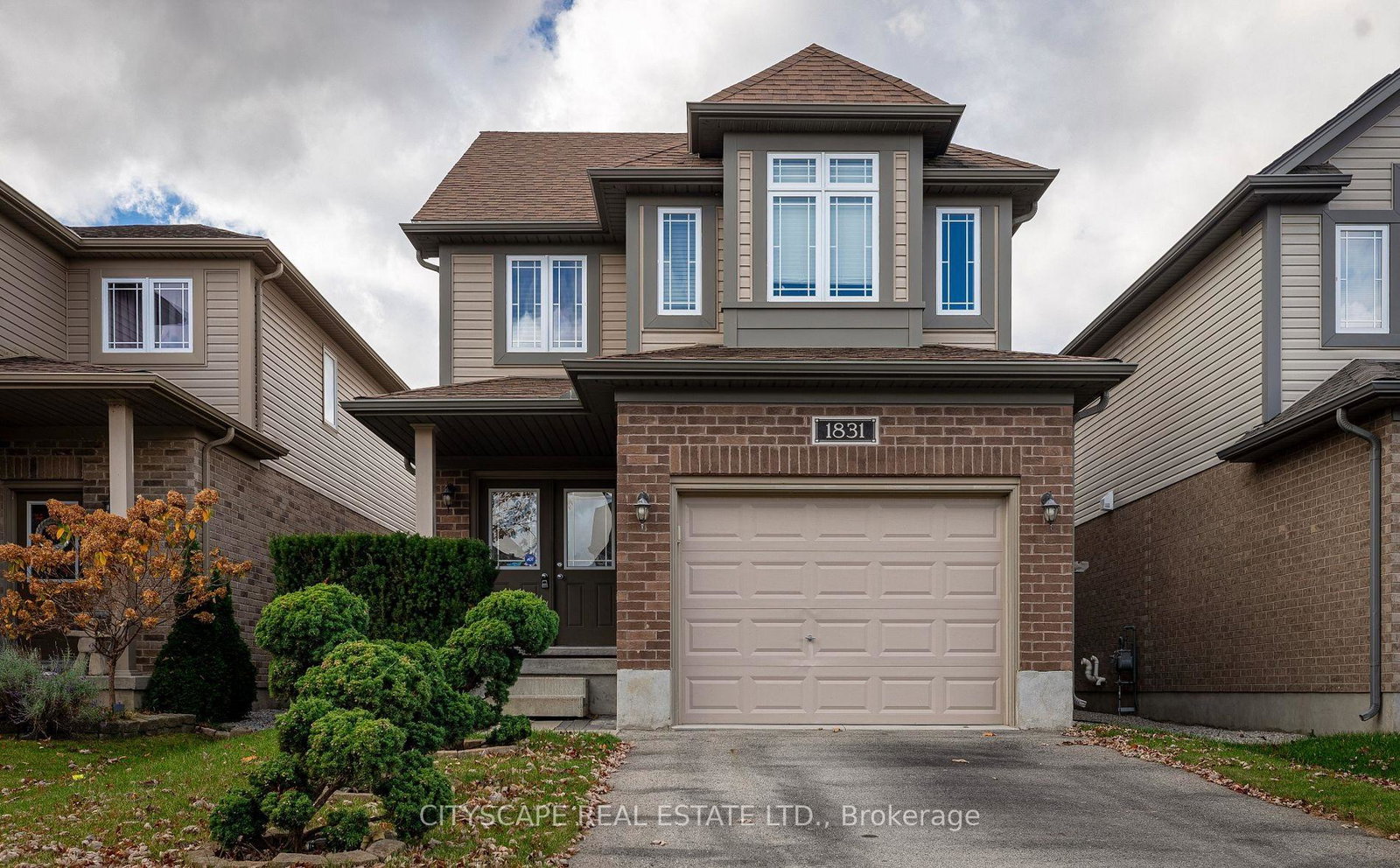 1831-reilly-walk-london-north-ontario-x13566726