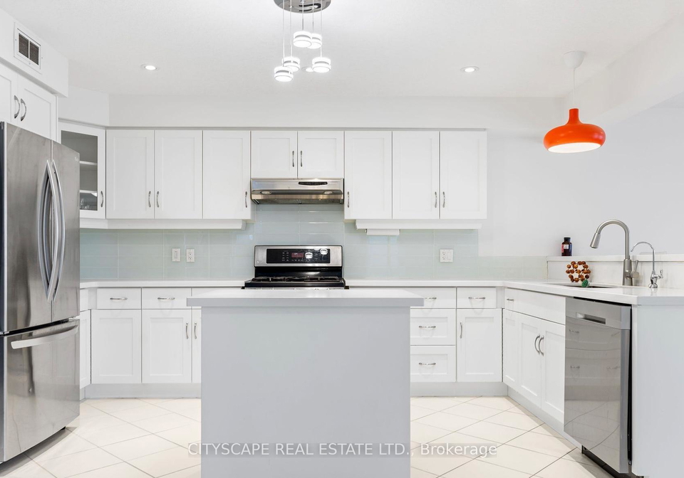 1831-reilly-walk-london-north-ontario-x13566726