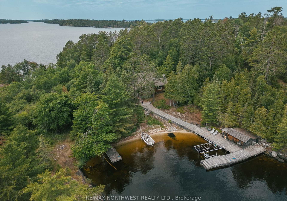 1-red-pine-island-rainy-river-remote-area-ontario-x13567270