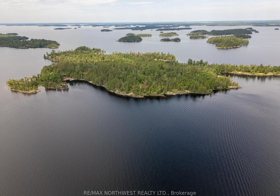 1-red-pine-island-rainy-river-remote-area-ontario-x13567270