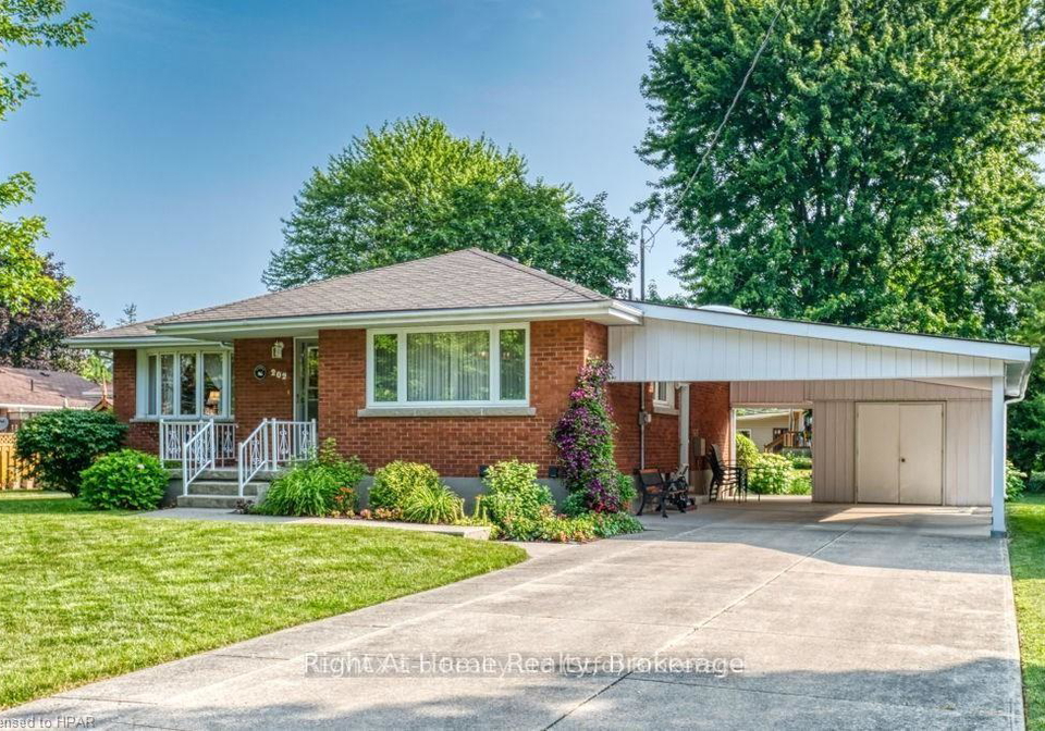 202-easson-street-stratford-ontario-x13567884