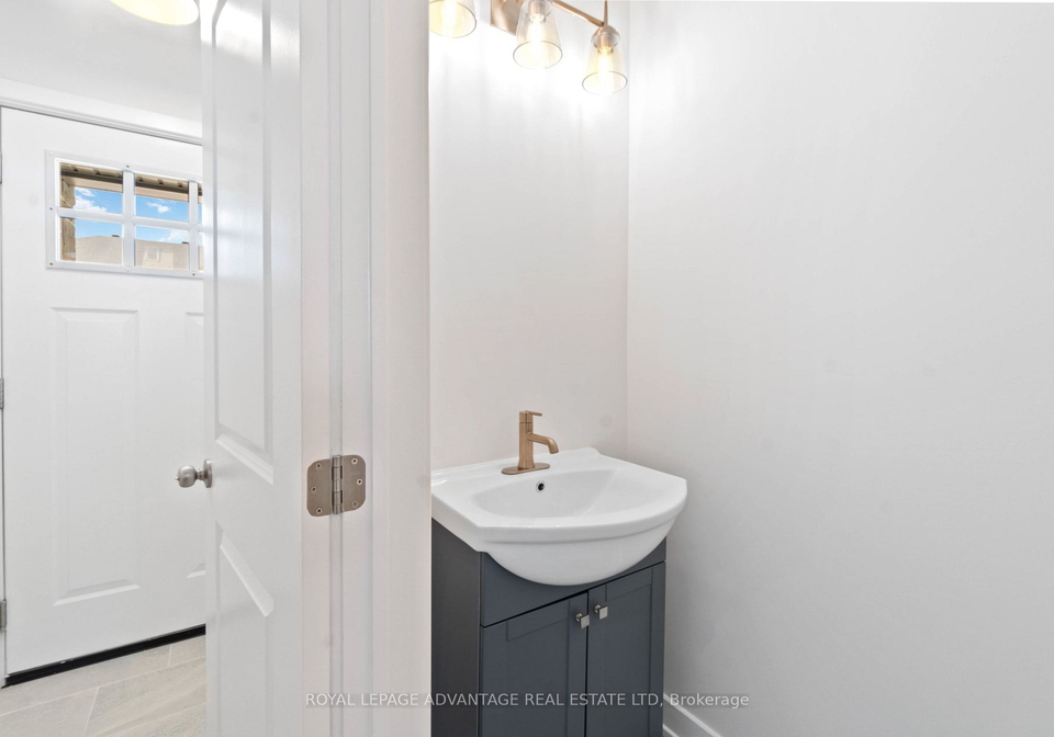 35-whitcomb-crescent-smiths-falls-ontario-x13568028
