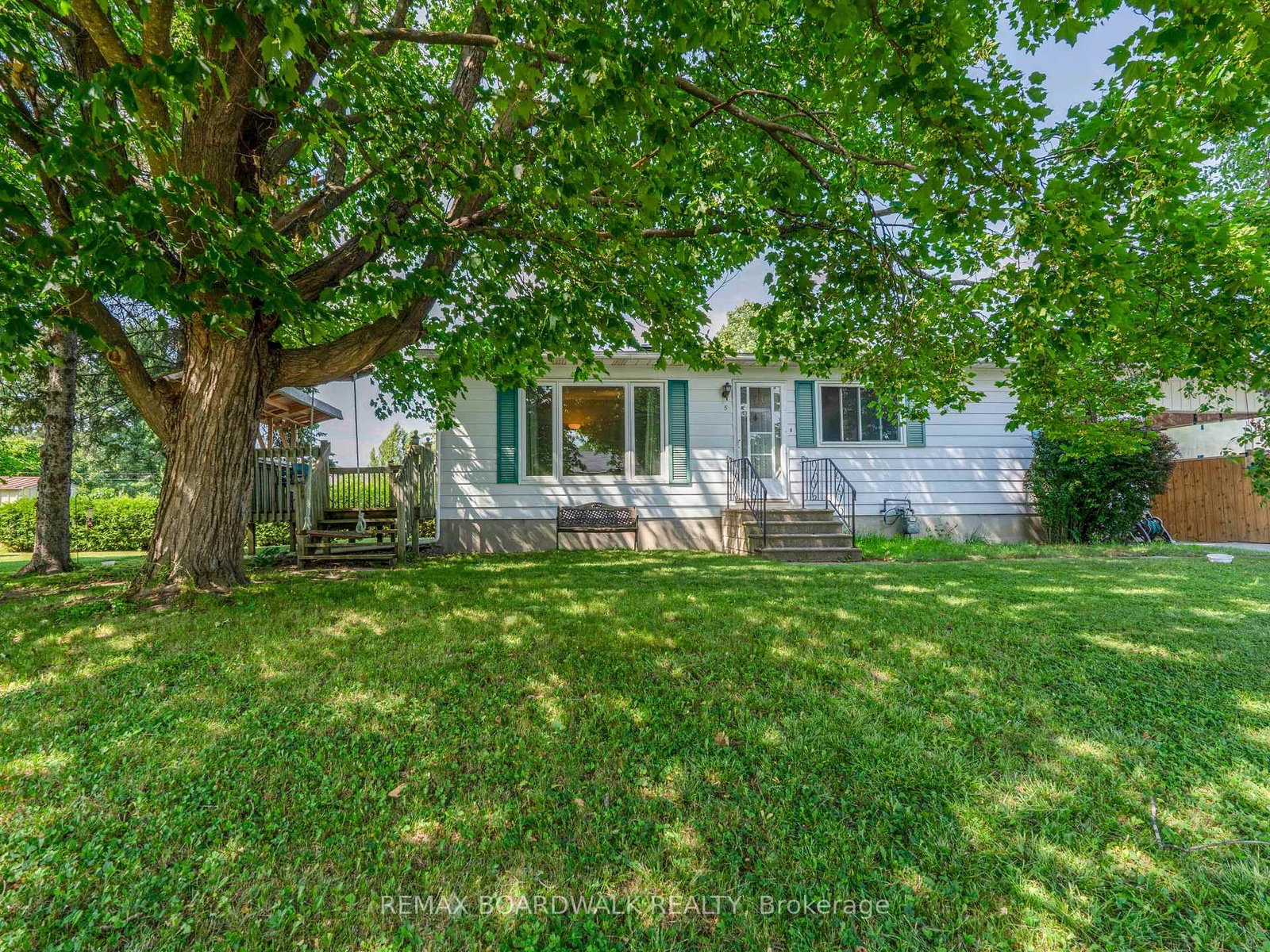 5-laurentian-place-arnprior-ontario-x13568480