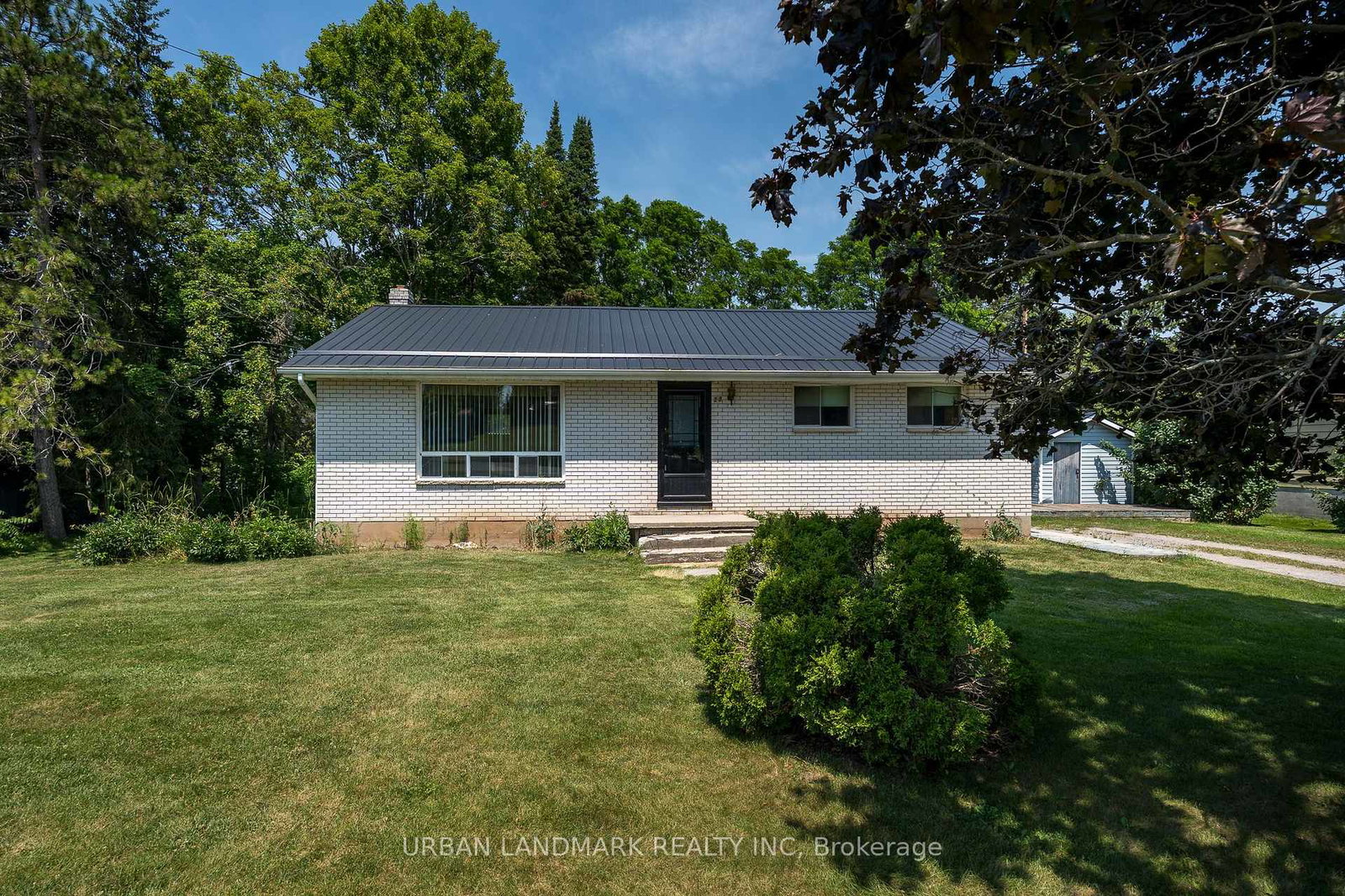 22-queen-victoria-street-w-centre-hastings-ontario-x13568542