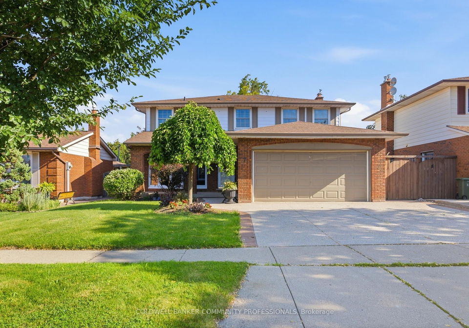 7-apex-court-hamilton-ontario-x13568922