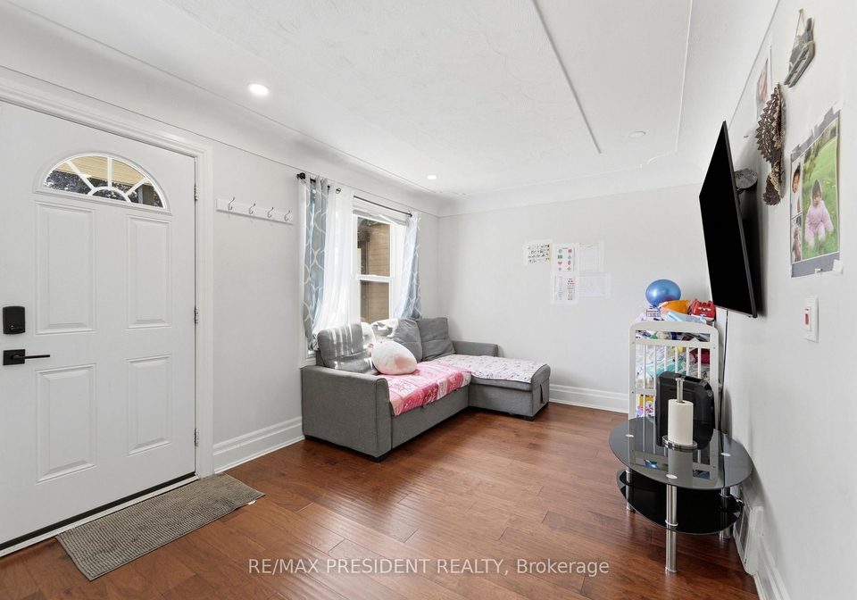 43-adair-avenue-n-hamilton-ontario-x13569924