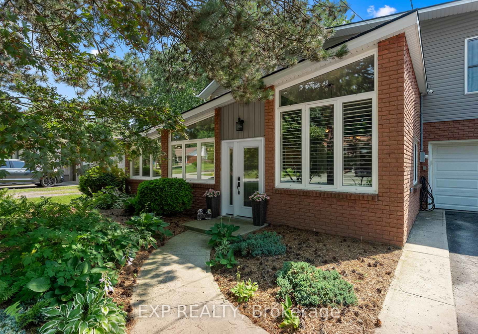 9-stella-street-pelham-ontario-x13570150