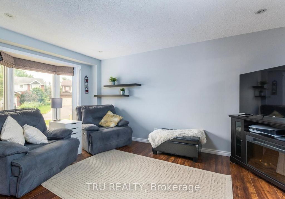 24-soho-crescent-ottawa-ontario-x13570342