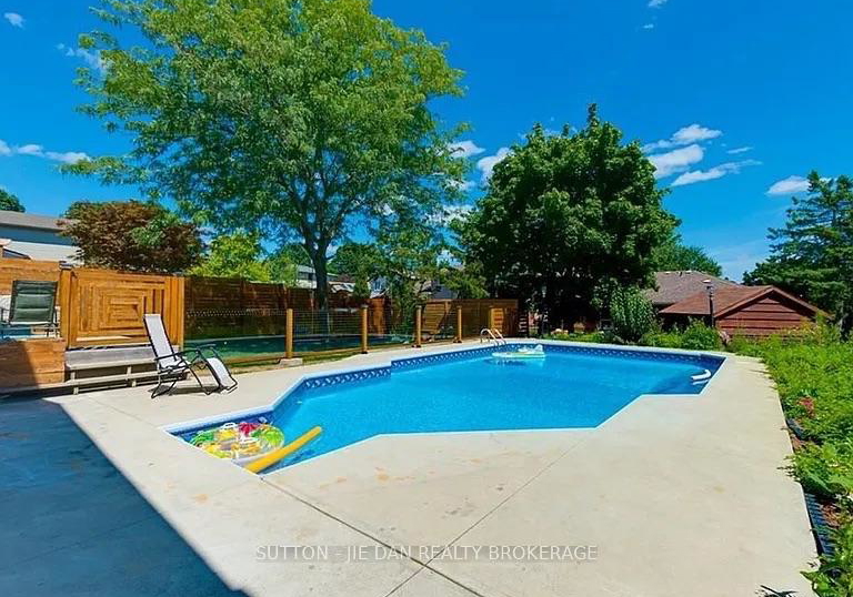1027-flintlock-court-n-london-north-ontario-x13570368