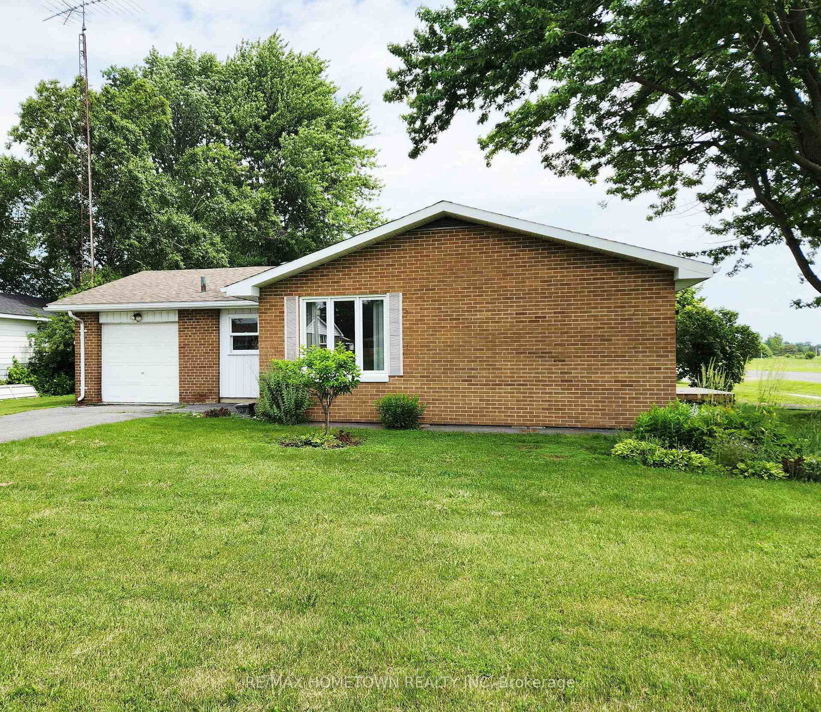 38-elizabeth-drive-south-dundas-ontario-x13570448