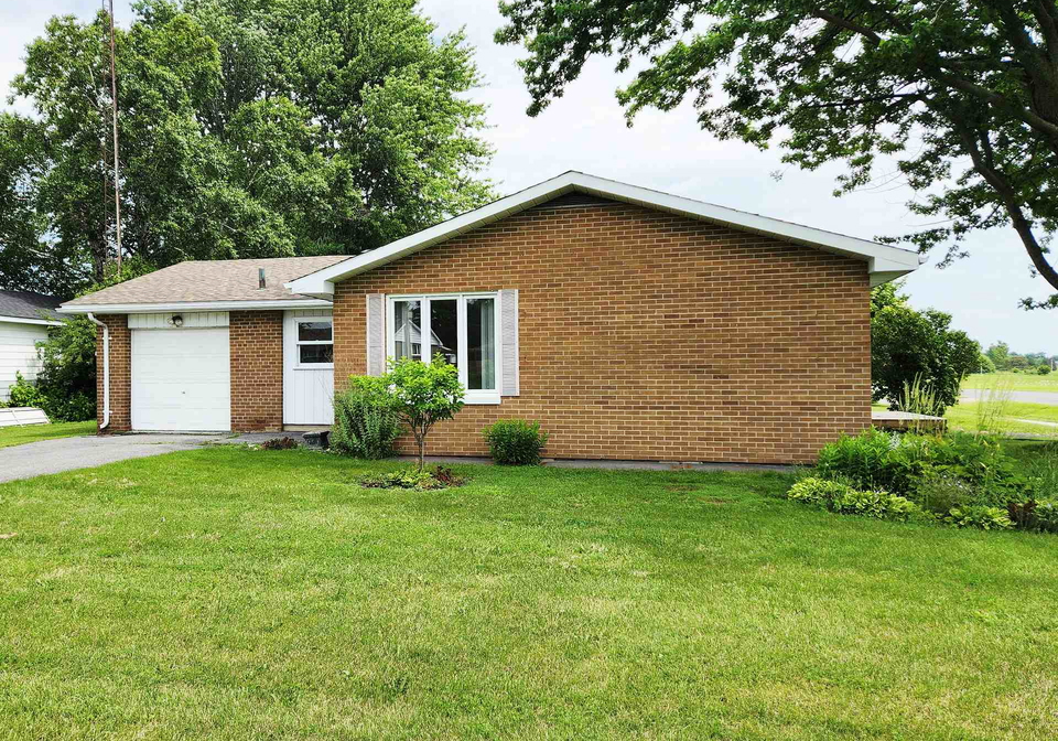 38-elizabeth-drive-south-dundas-ontario-x13570448