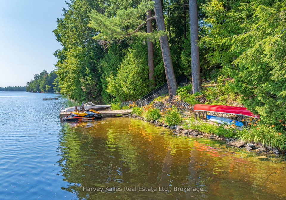 1075-hallett-road-muskoka-lakes-ontario-x13570636