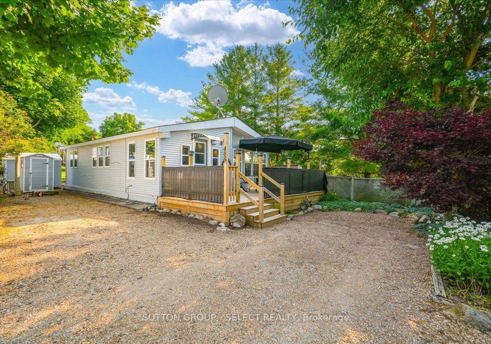 8685-rock-glen-road-lambton-shores-ontario-x13570656