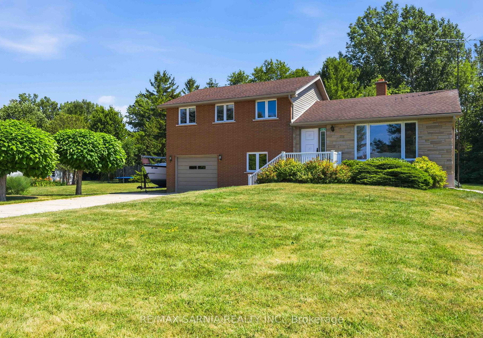 4193-bluepoint-drive-plympton-wyoming-ontario-x13570842