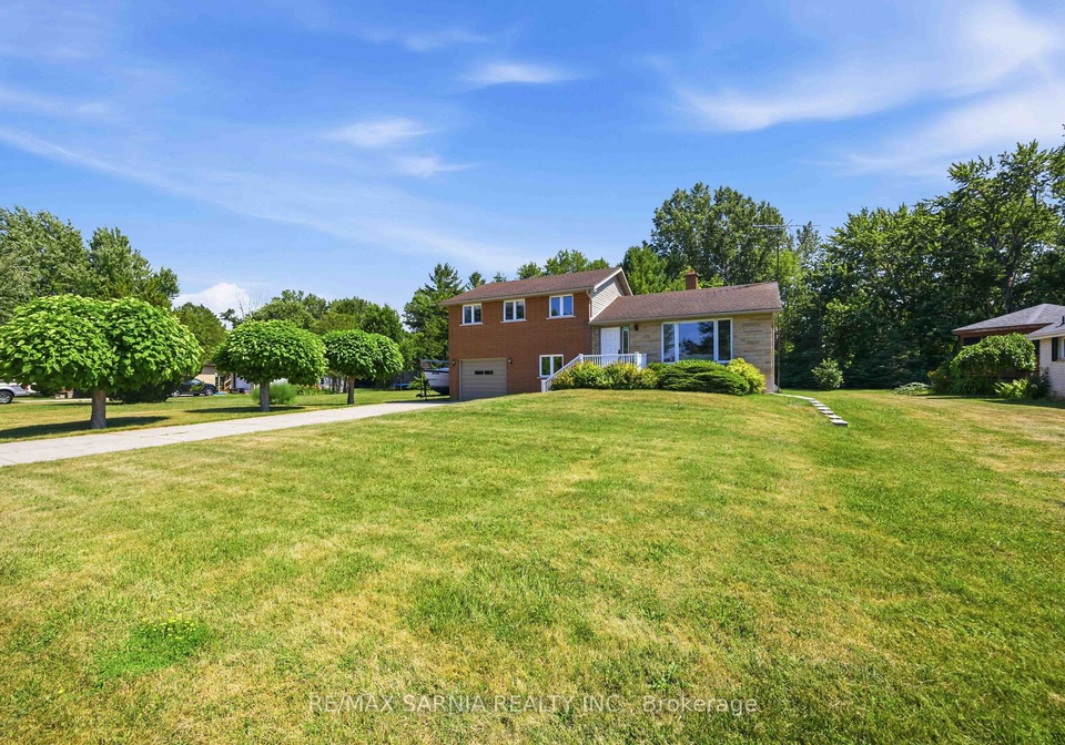 4193-bluepoint-drive-plympton-wyoming-ontario-x13570842