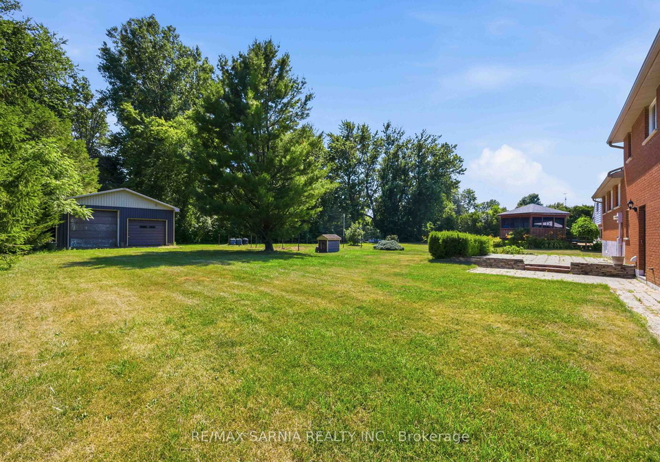 4193-bluepoint-drive-plympton-wyoming-ontario-x13570842