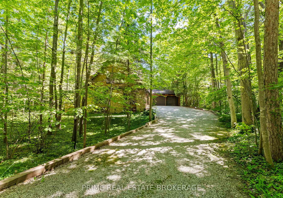 10392-grand-oaks-drive-lambton-shores-ontario-x13571234