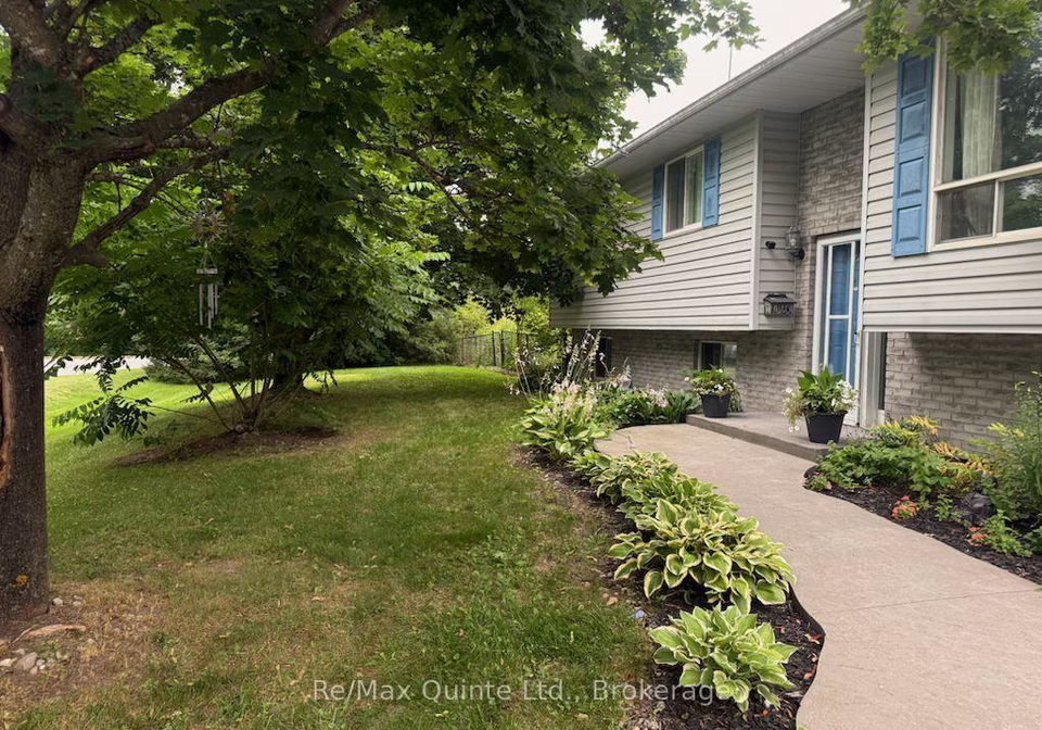 94-grenville-park-drive-quinte-west-ontario-x13571308