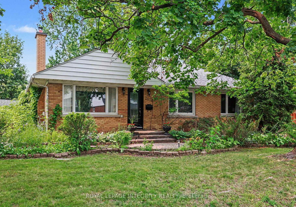 2076-niagara-drive-ottawa-ontario-x13571380