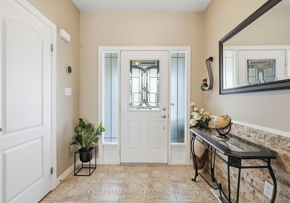 1332-baseline-road-hamilton-ontario-x13571414