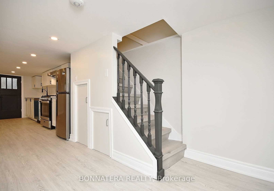 47-emerald-street-n-hamilton-ontario-x13571444