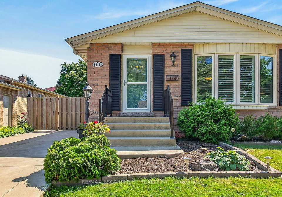 166-athenia-drive-hamilton-ontario-x13571494
